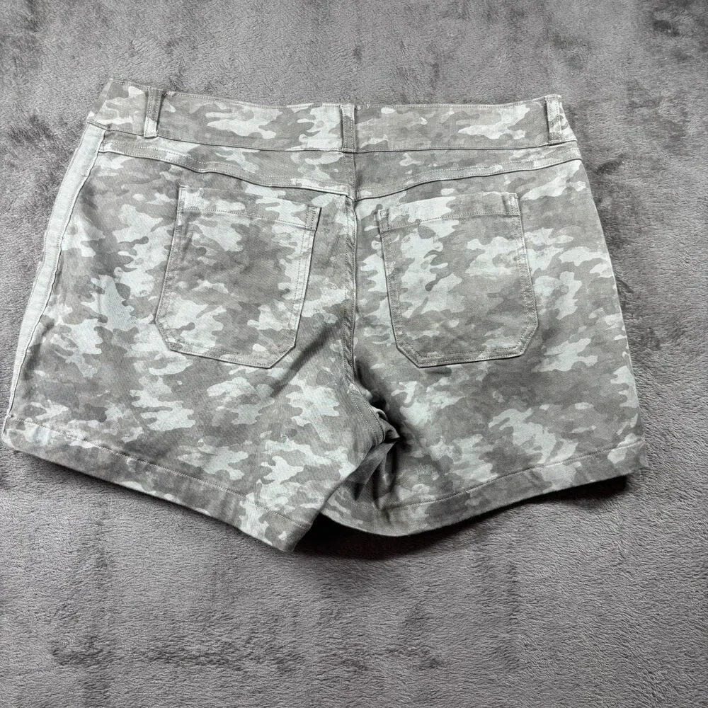 Spanx Stone Wash Camo Pull On Stretch Twill Shorts Shaping Greens Size XL I178